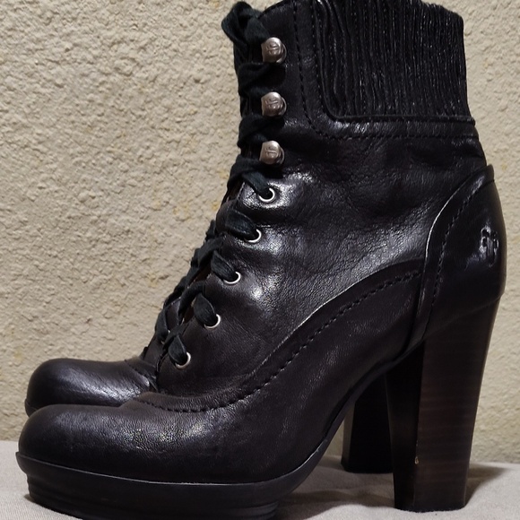 FRYE Black Ankle High Heel Round Toe Leather Booties Size 6.5 - Picture 1 of 8
